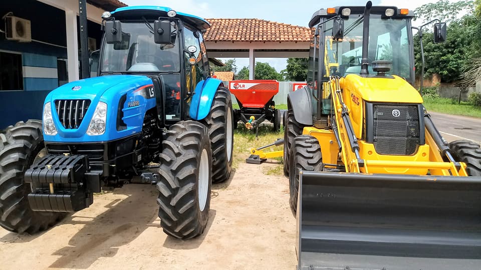 PREFEITO DIVINO ROCHA ANUNCIA CHEGADA DE MÁQUINAS PARA AGRICULTURA FAMILIAR